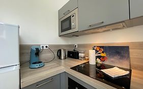 Bel appartement, rez-de-chaussée, parking gratuit